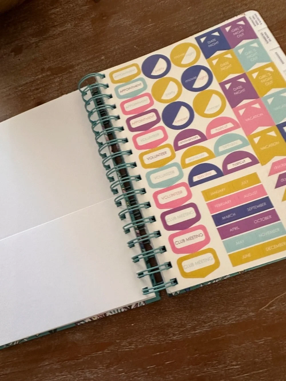 VERA BRADLEY Peacock Garden Undated Large Spiral Planner